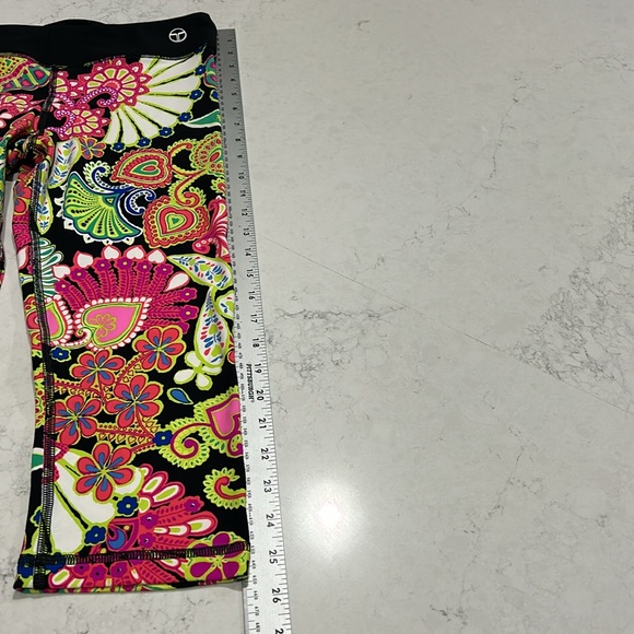 Trina Turk Recreation Capri Cropped Legging Size Med - Picture 7 of 7